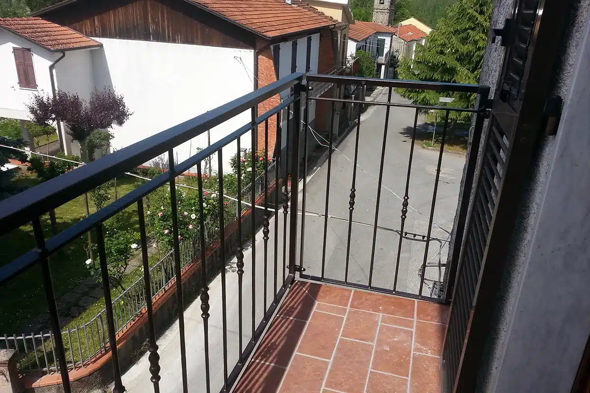 parapetti-in-metallo-per-balconi-parma