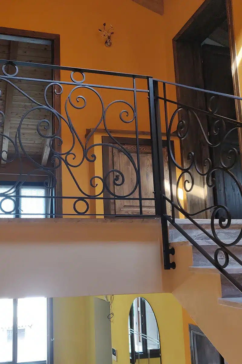 ringhiera-in-metallo-per-scale-parma